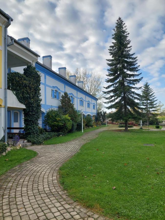 City Corner Thermal Mosonmagyarovar Exterior photo